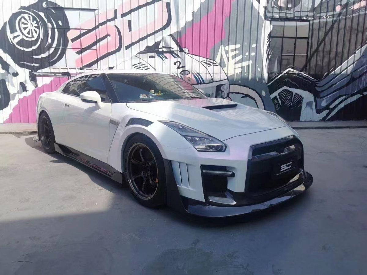 Nissan GT-R R35 — Robot Craftsman Bodykit | White