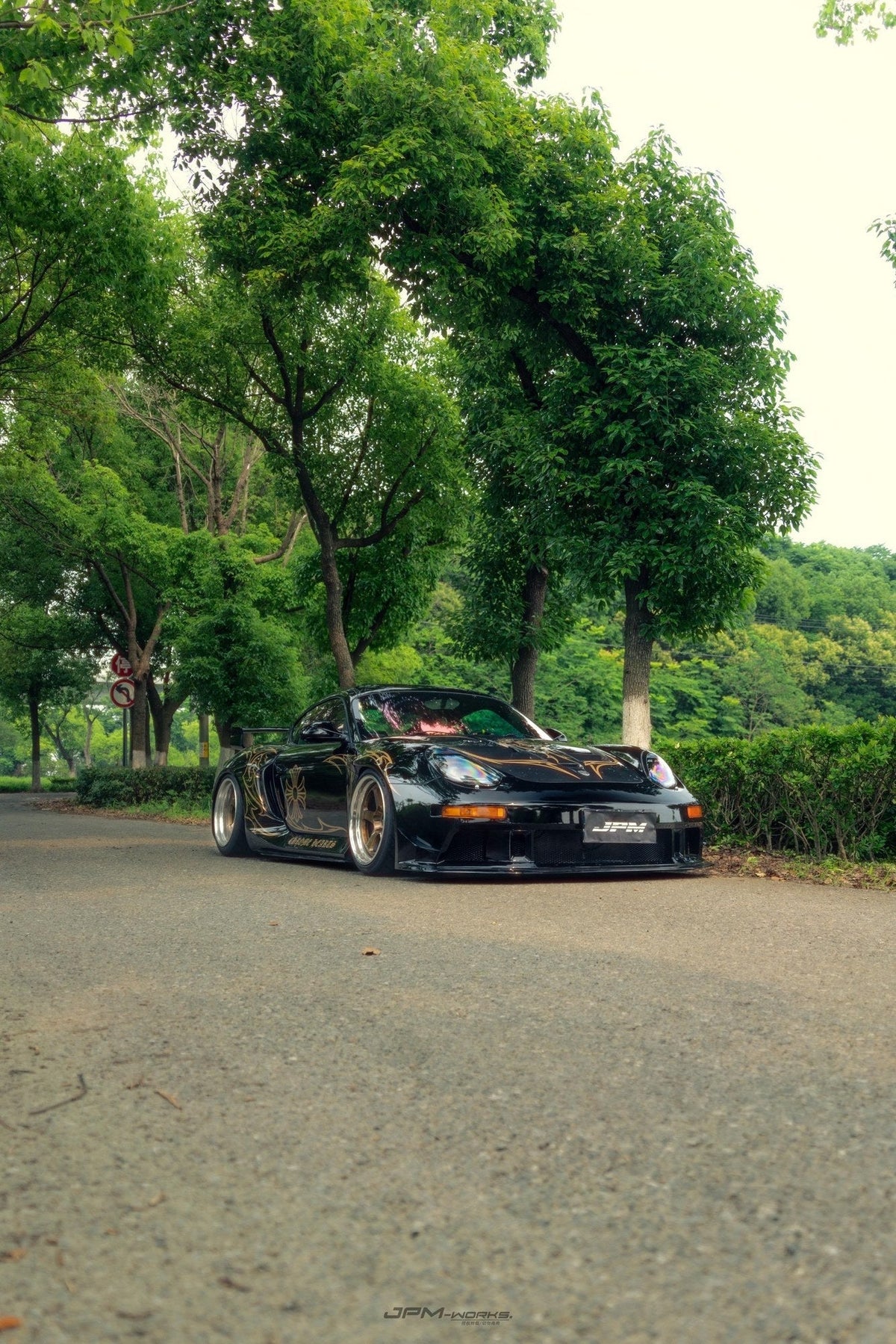 Porsche Cayman 987.2 — Robot Stuka Widebody | Black Hearts Livery