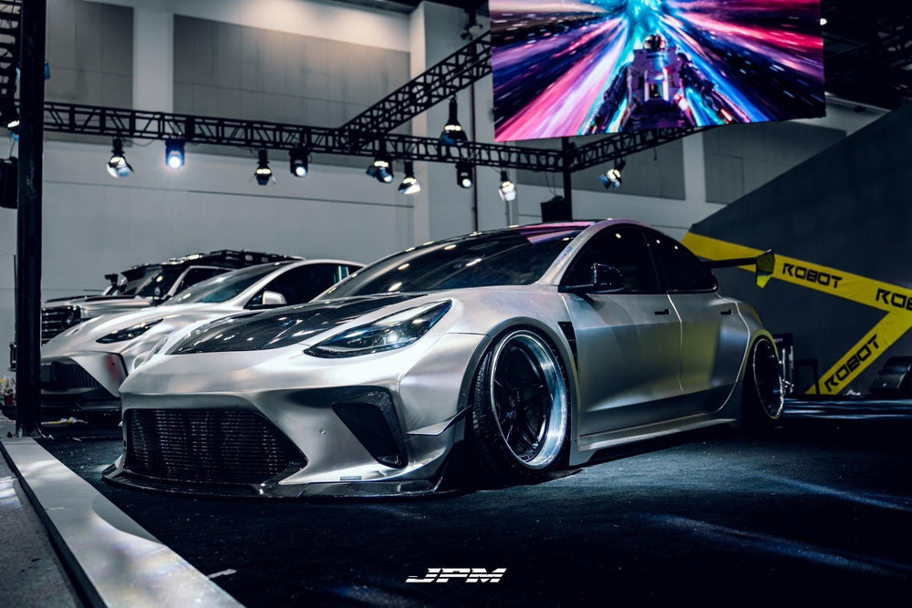 Silver Tesla Model 3 — Robot Craftsman HACKER Widebody