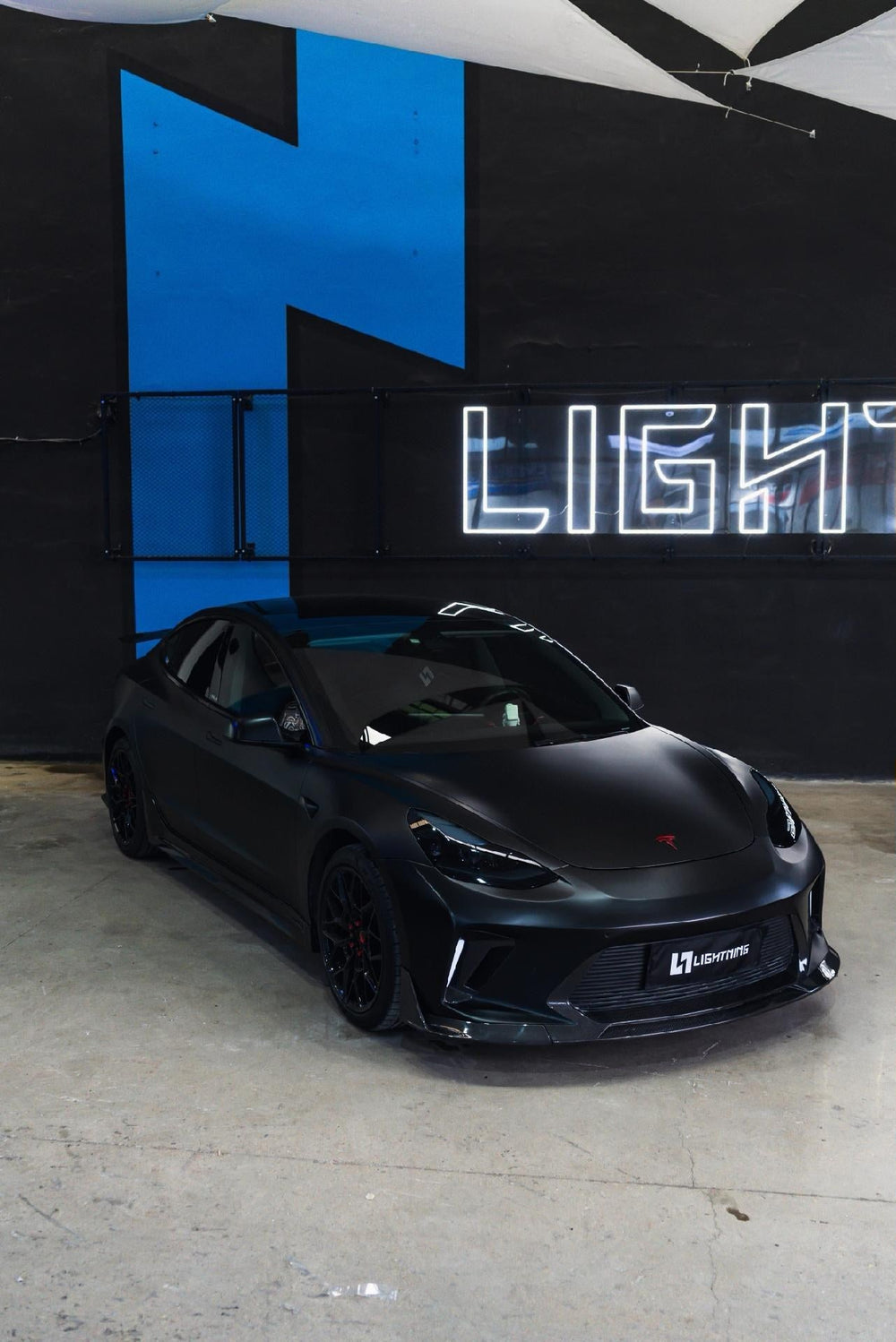 Matte Black Tesla Model 3 — Robot Craftsman HACKER Narrowbody