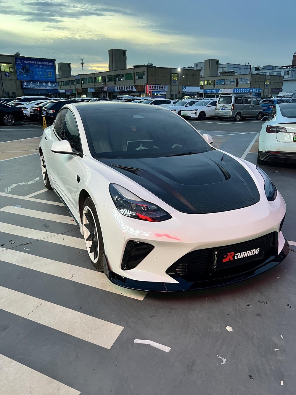 White Tesla Model 3 — Robot Craftsman HACKER Narrowbody — Build 3