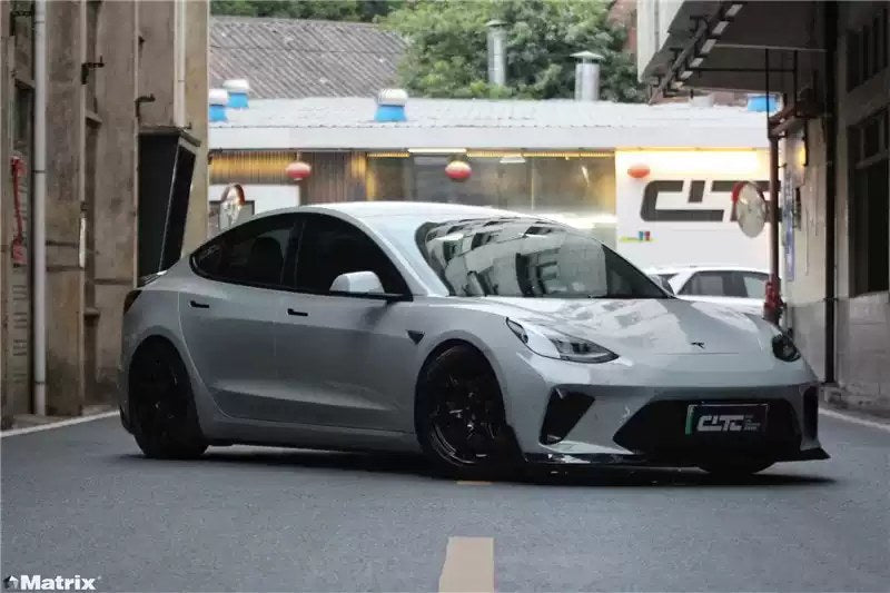 Grey Tesla Model 3 — Robot Craftsman HACKER Narrowbody