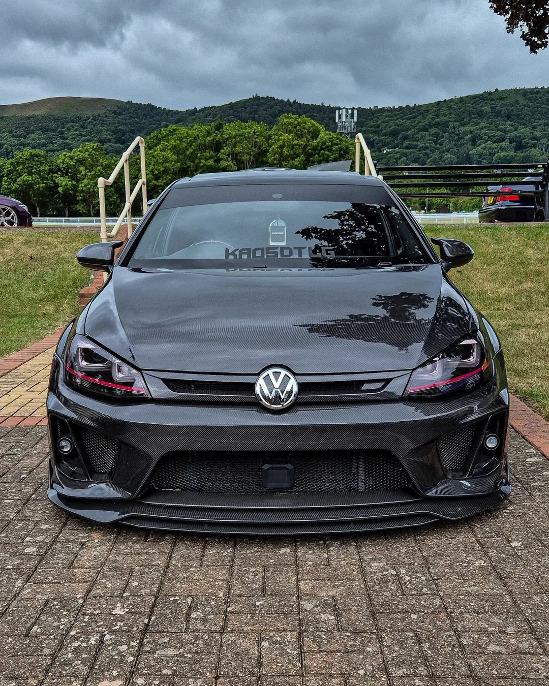 Volkswagen Golf Mk7 / Mk7.5 — Robot Craftsman Front Bumper | Full Carbon
