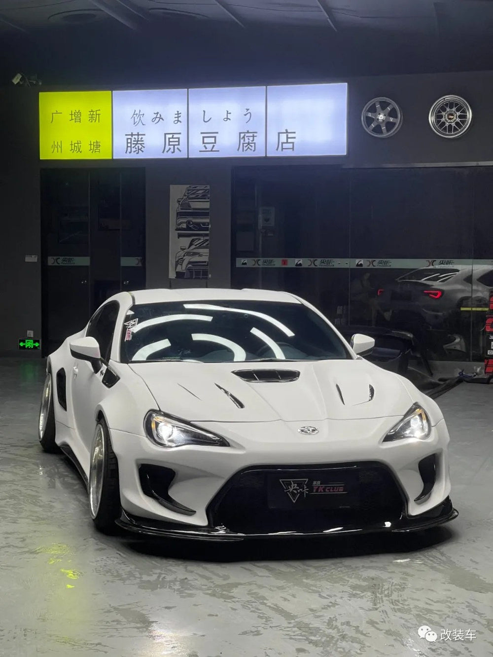 White Robot Craftsman Widebody — GT86 / BRZ / FR-S