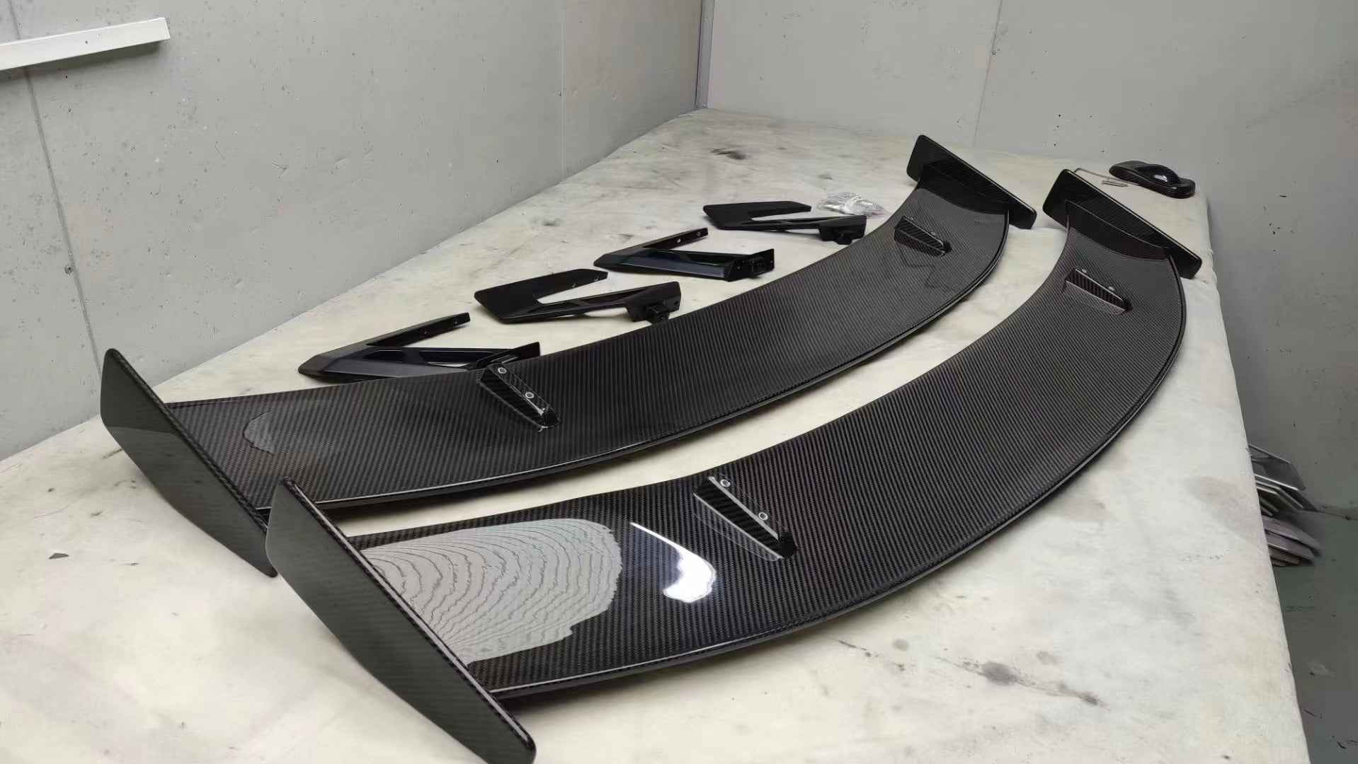 2016-2018 Audi R8 Full Dry Carbon Aerodynamics kit Aftermarket Carbon Fiber Part / Bodykit - Robot Bodykits