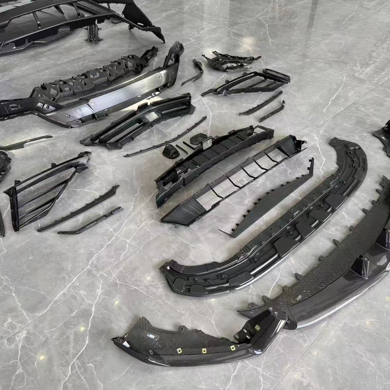 2018 - 2022 Lamborghini Urus Conversion to 2023 Body Kit Aftermarket Carbon Fiber Part / Bodykit - Robot Bodykits