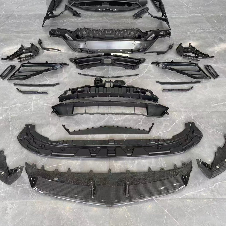 2018 - 2022 Lamborghini Urus Conversion to 2023 Body Kit Aftermarket Carbon Fiber Part / Bodykit - Robot Bodykits
