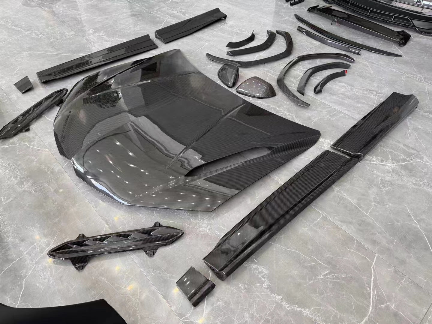 2018 - 2022 Lamborghini Urus Conversion to 2023 Body Kit Aftermarket Carbon Fiber Part / Bodykit - Robot Bodykits