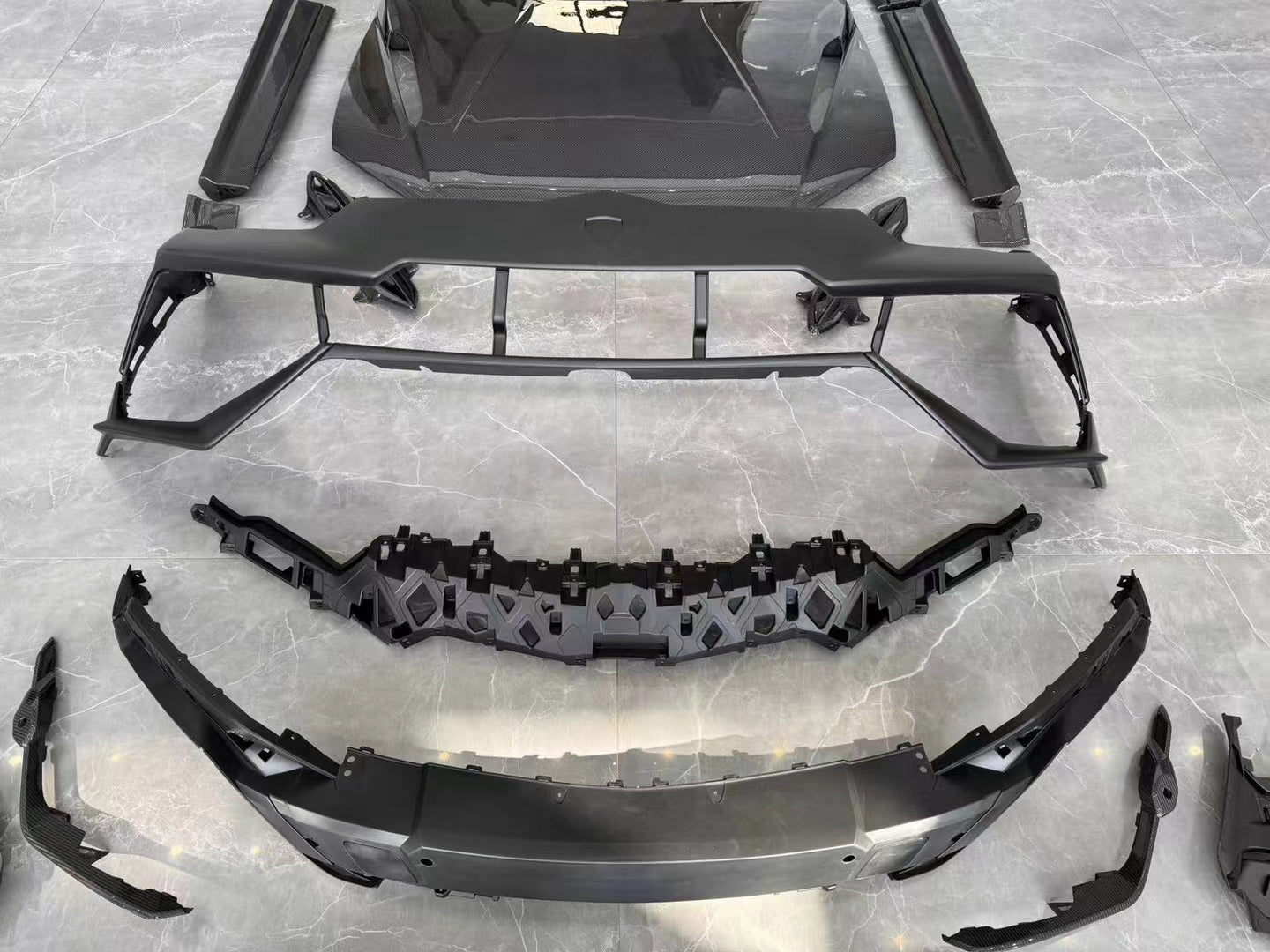 2018 - 2022 Lamborghini Urus Conversion to 2023 Body Kit Aftermarket Carbon Fiber Part / Bodykit - Robot Bodykits