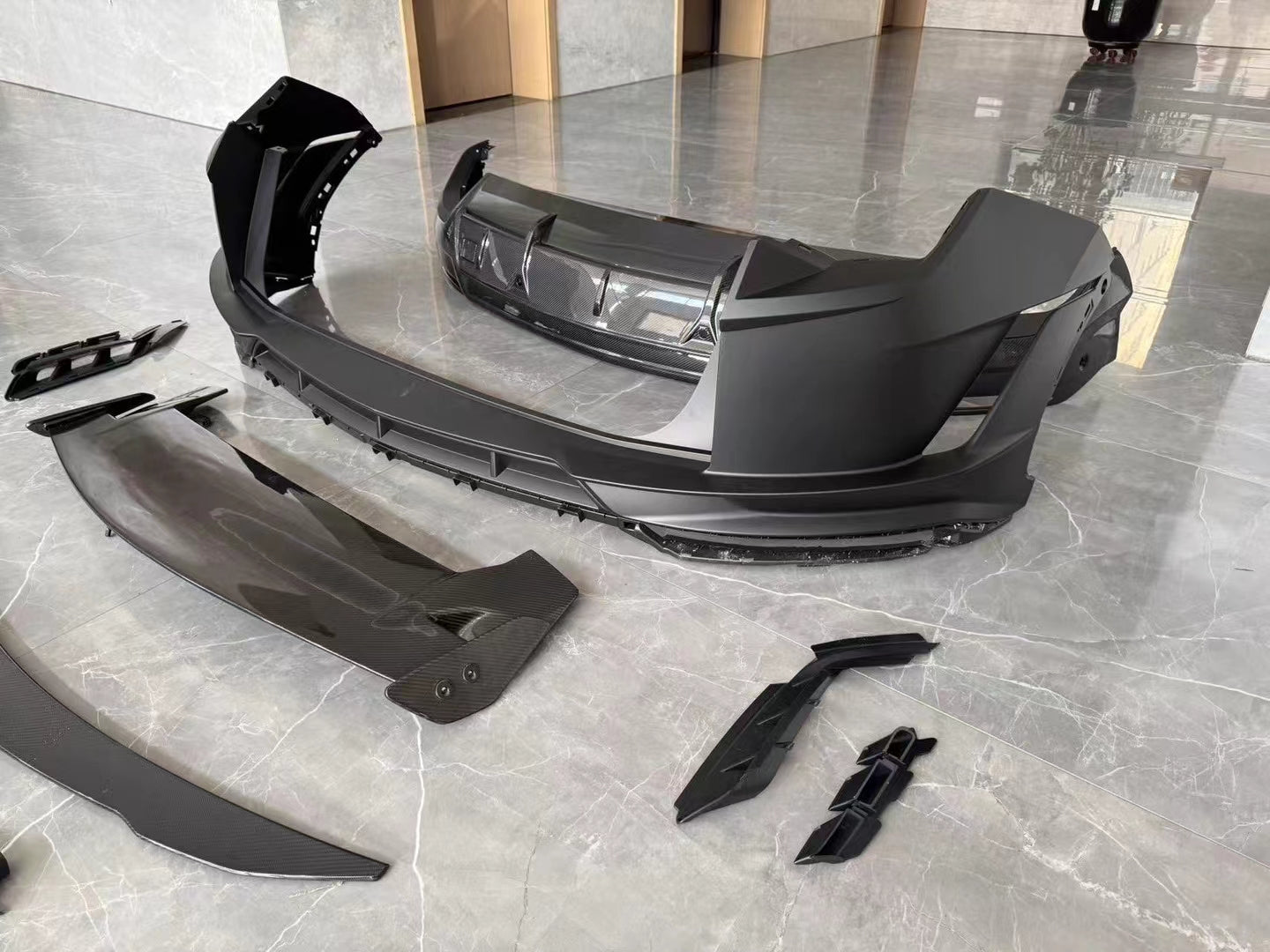 2018 - 2022 Lamborghini Urus Conversion to 2023 Body Kit Aftermarket Carbon Fiber Part / Bodykit - Robot Bodykits