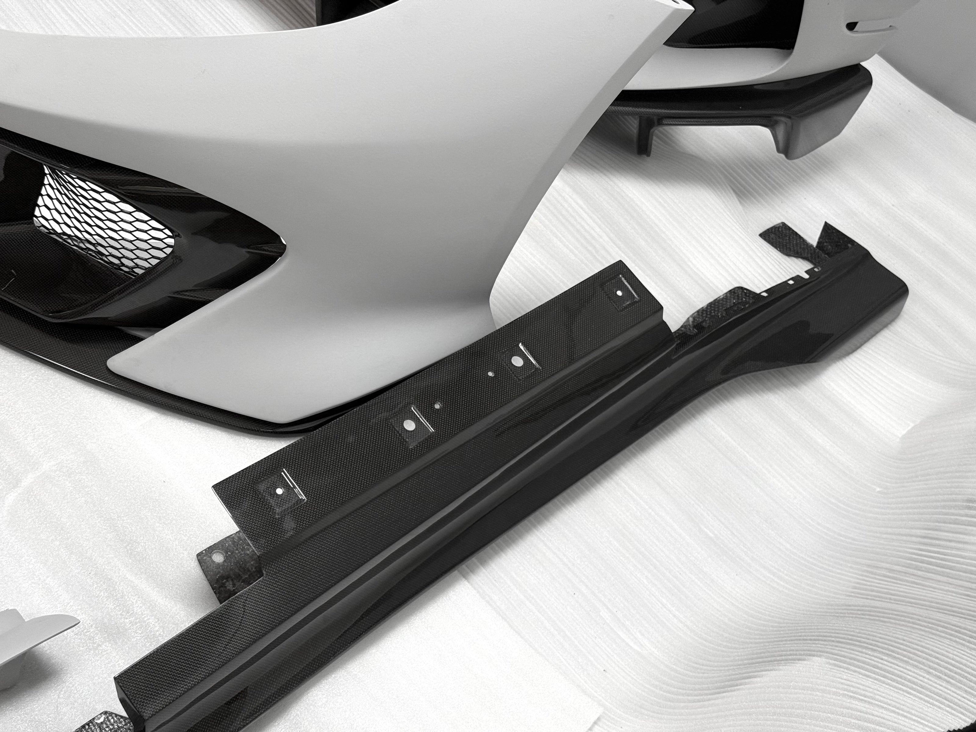 Ferrari 812 Superfast / GTS to Competizione Style Carbon Fibre Front End + Side Skirt Conversion (Aftermarket)