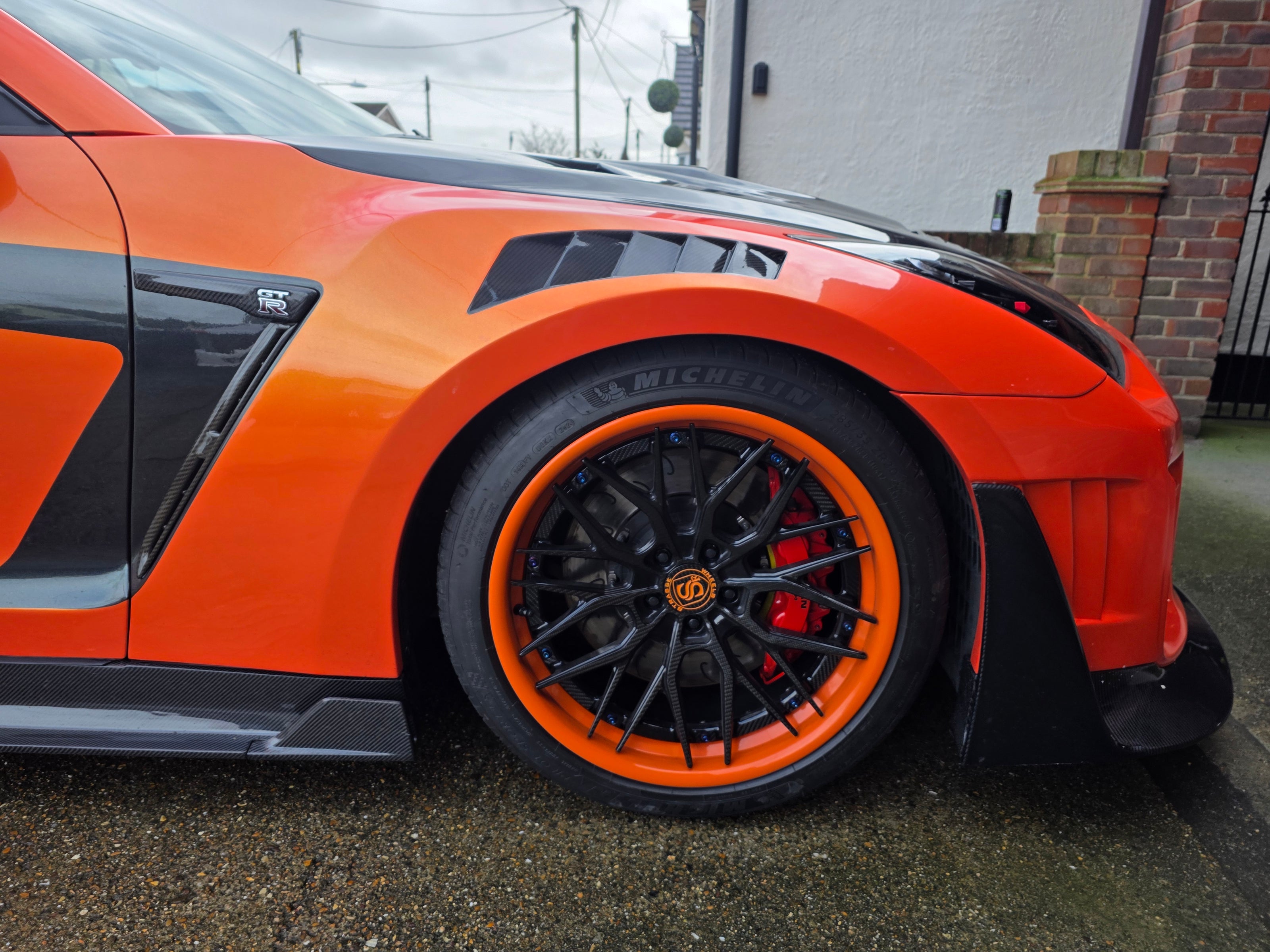 Robot Craftsman Nissan GTR Body Kit (R35) Fibre Glass Reinforced Plastic Complete Body Kit (FRP)