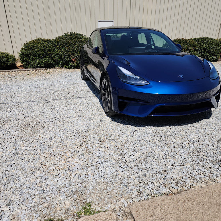 Robot Craftsman Tesla Model 3 