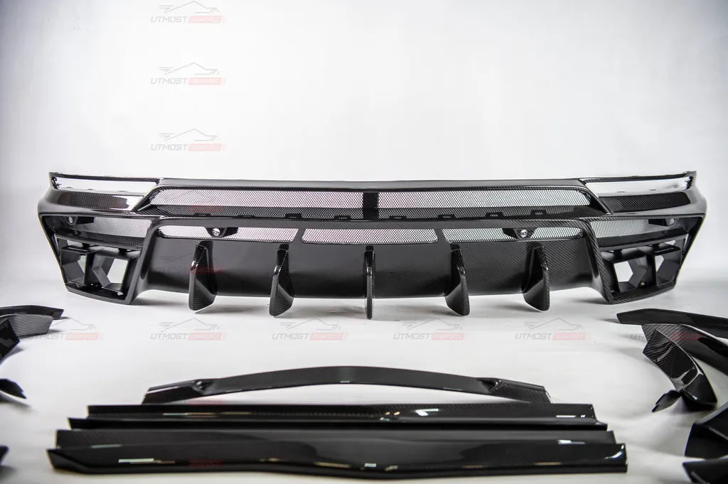 Lamborghini Urus Full Dry Carbon Fibre 