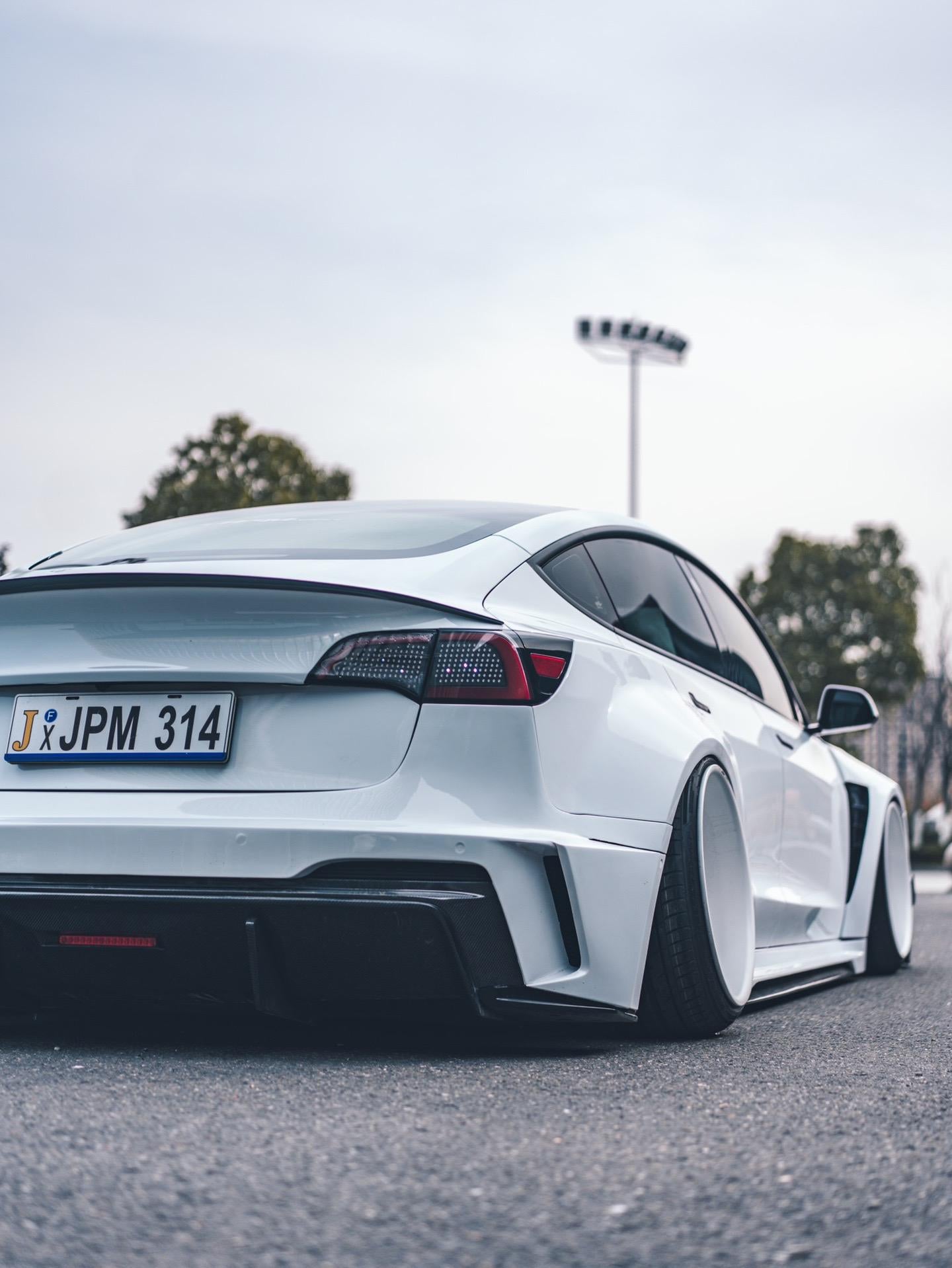 Robot Craftsman Tesla Model 3 2017-2023 “HACKER” Widebody FRP & Partial Carbon Full Kit