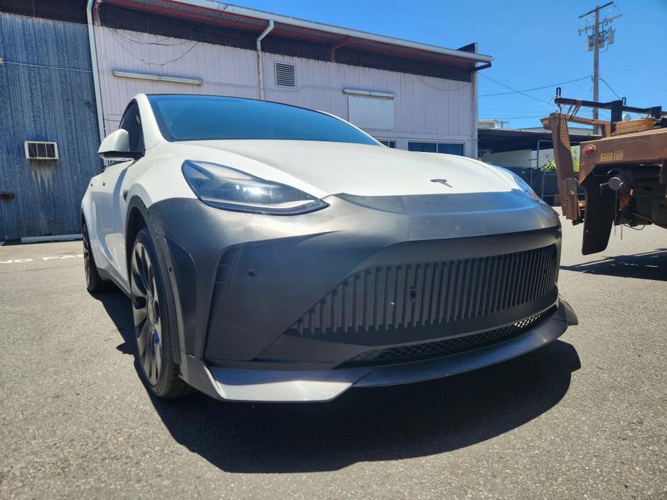 Robot Craftsman Tesla Model Y Starship Polypropylene Front Bumper