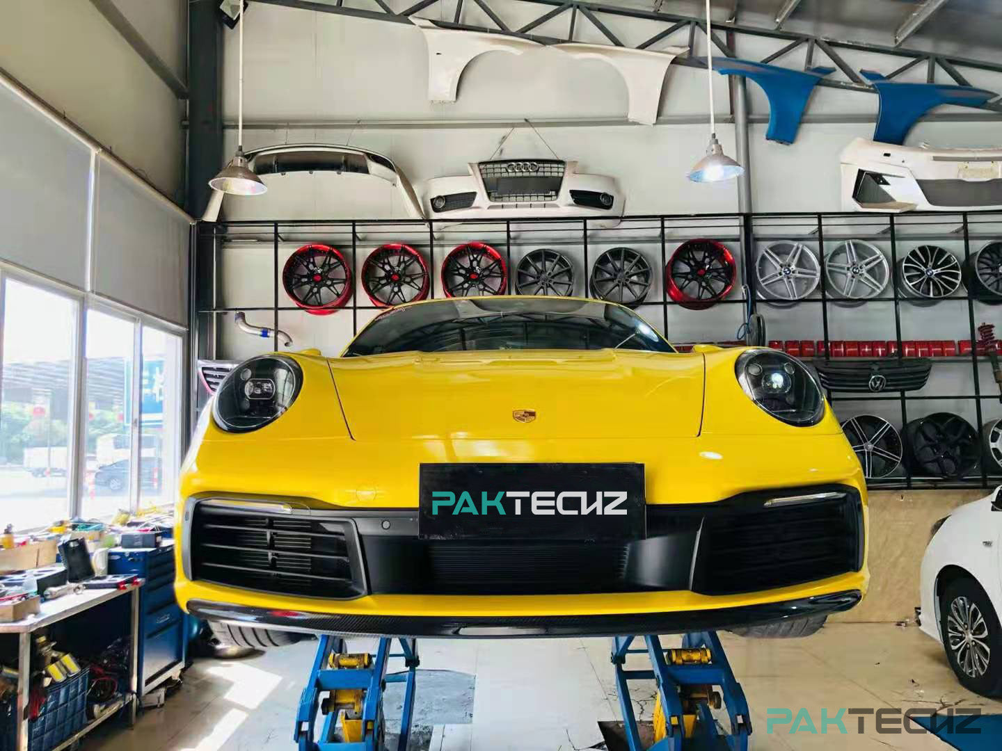Paktechz Porsche 911 992.1 Carrera, Carrera S Full Dry Carbon Aerodynamics kit 2019-2024