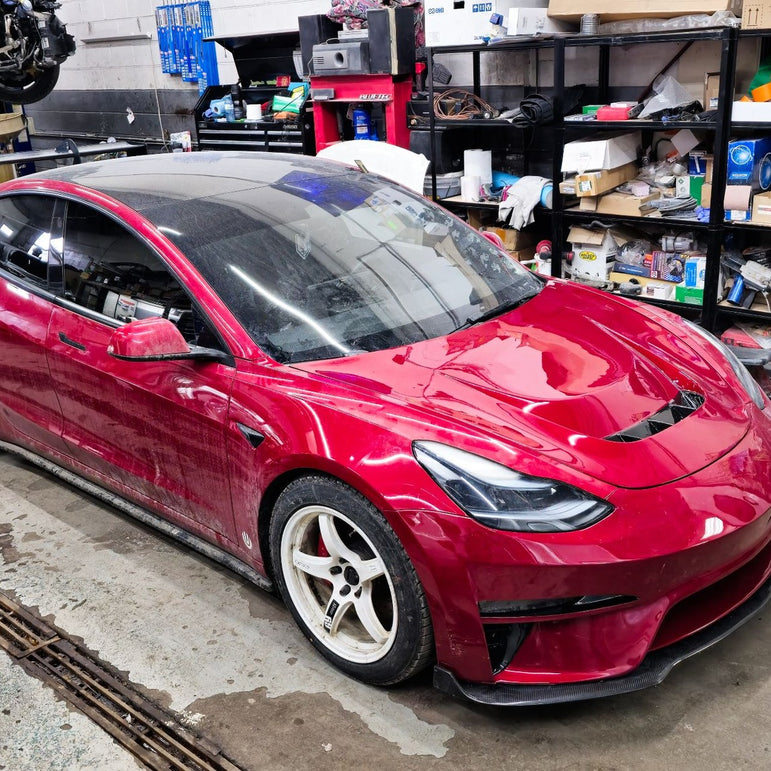 Robot Craftsman Tesla Model 3 