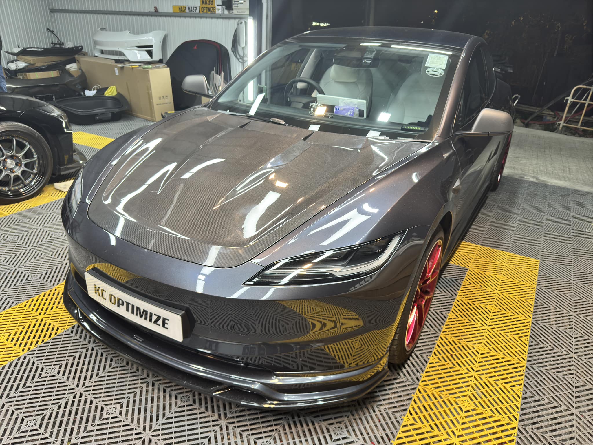 Robot Craftsman Tesla Model 3 Highland Bonnet / Hood
