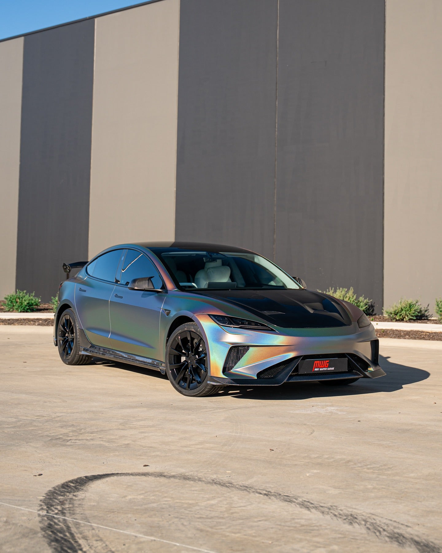 Robot Craftsman Tesla Model 3 Highland 