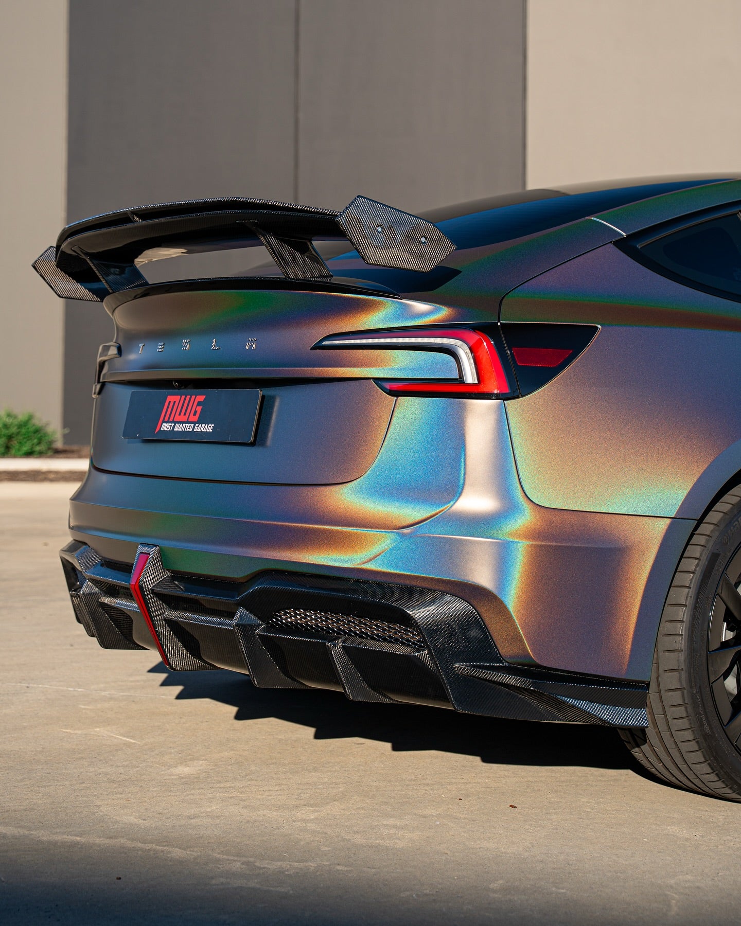 Robot Craftsman Tesla Model 3 Highland 