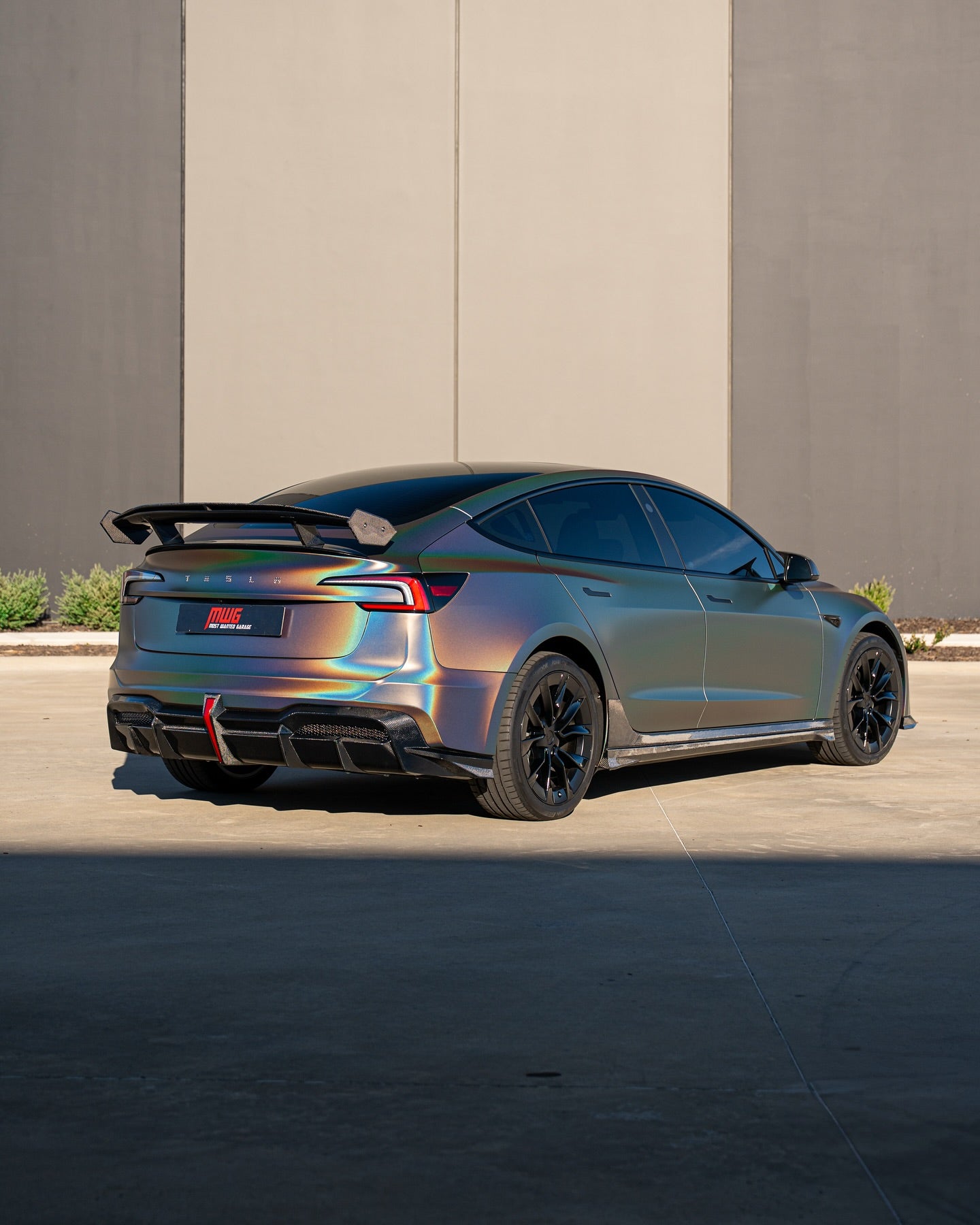 Robot Craftsman Tesla Model 3 Highland 