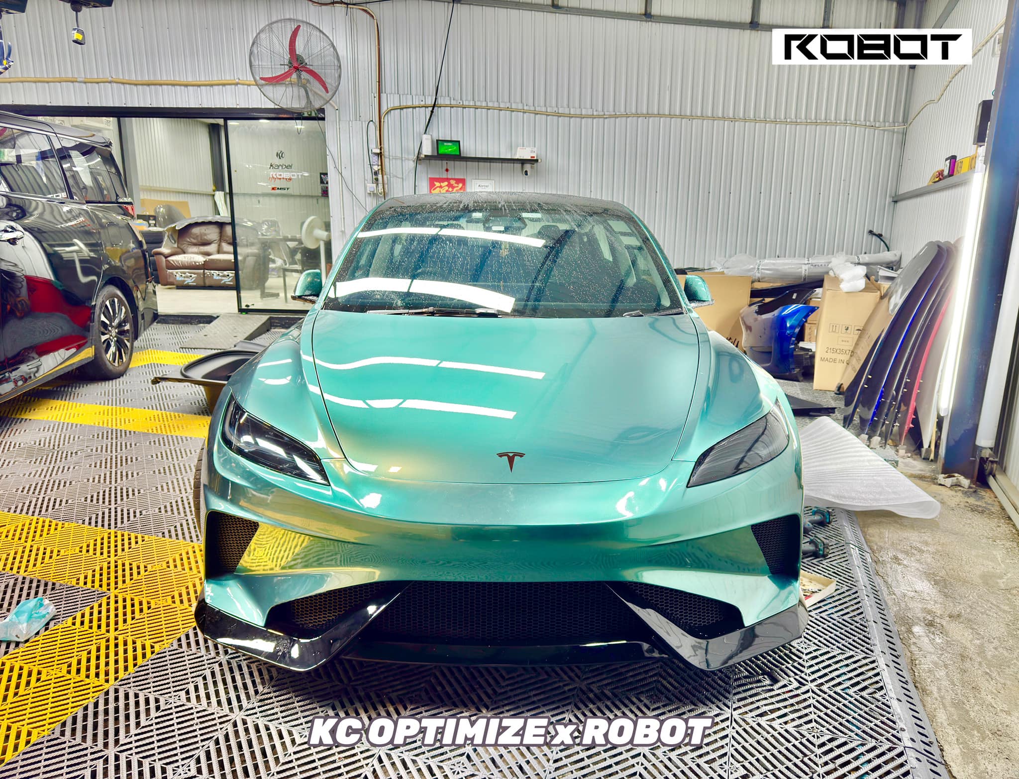 Robot Craftsman Tesla Model 3 Highland 