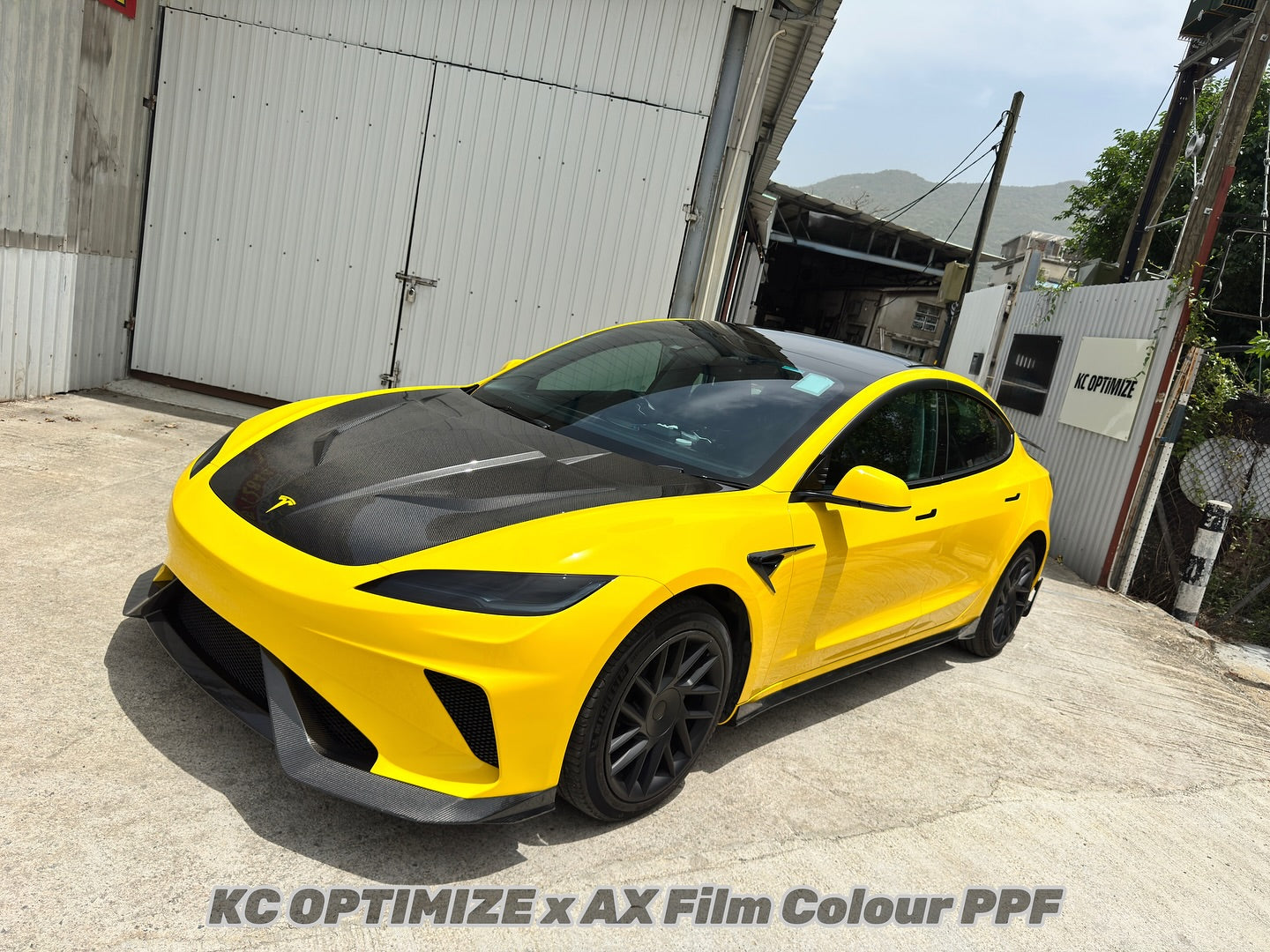 Robot Craftsman Tesla Model 3 Highland 