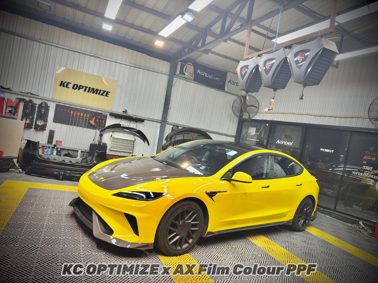 Robot Craftsman Tesla Model 3 Highland 