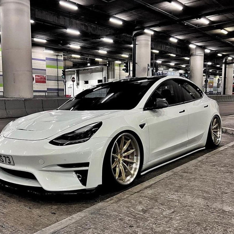 Robot Craftsman Tesla Model 3 