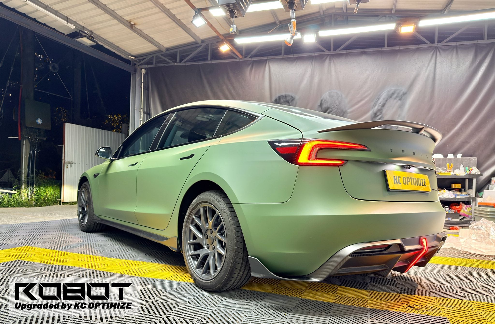 Robot Craftsman Tesla Model 3 Highland Lowline Bodykit (Hydrogai Series) SR & LR