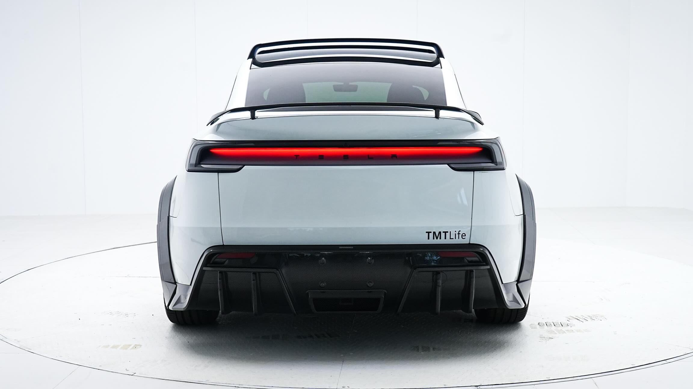RevoZport Tesla Model Y Juniper 2024 (Gen 2) Full Carbon Wide Arch Body Kit