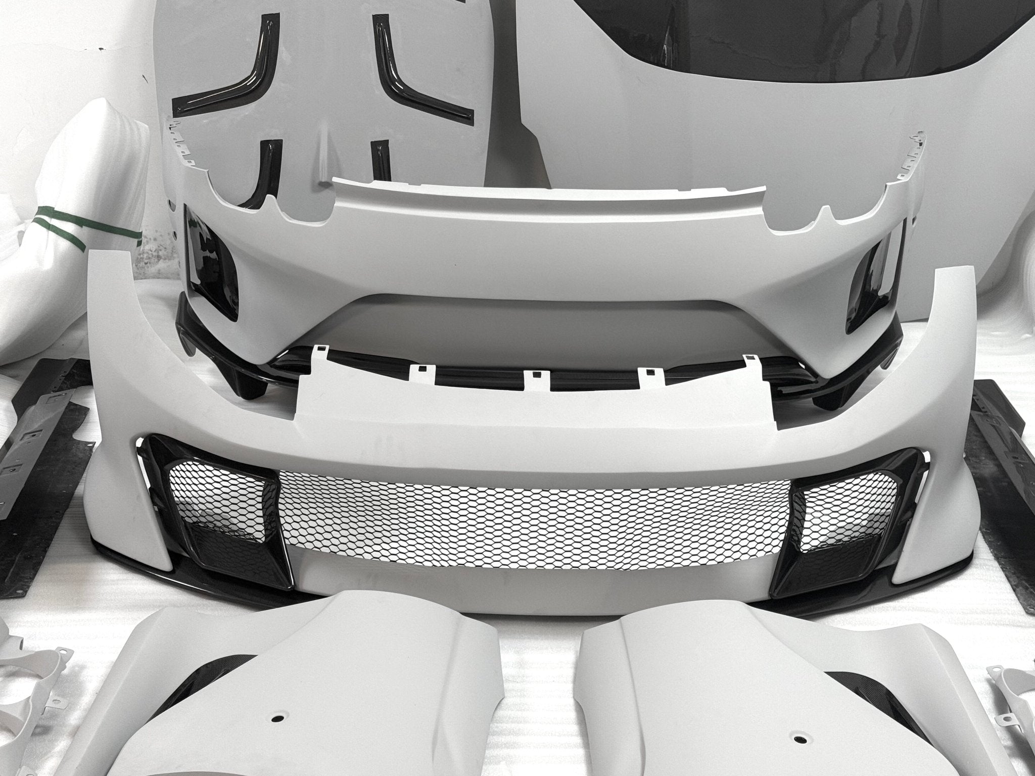 812 Superfast / GTS to Competizione - Style Carbon Fibre Conversion Body Kit (Aftermarket) Aftermarket Carbon Fiber Part / Bodykit - Robot Bodykits