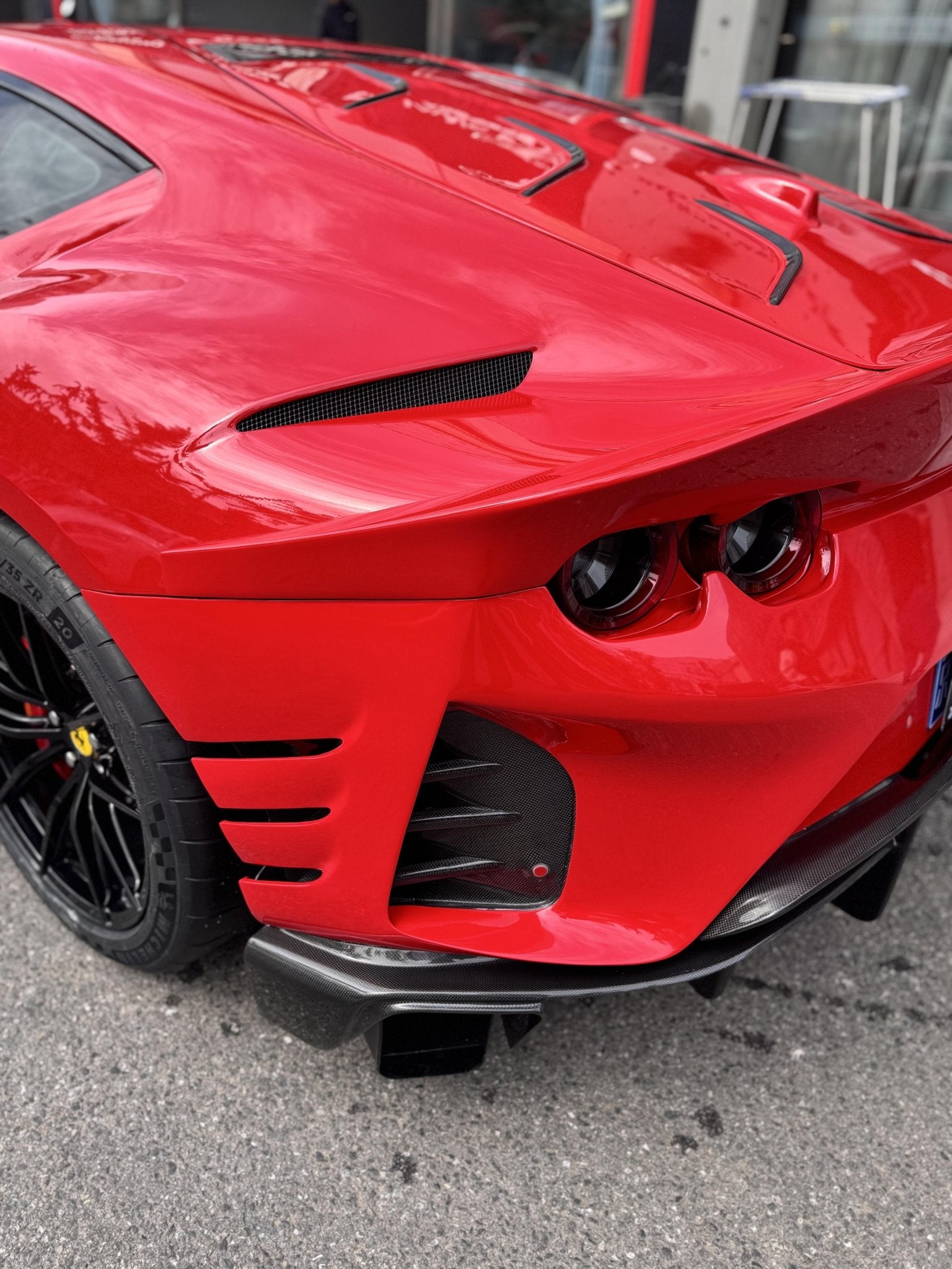 812 Superfast / GTS to Competizione - Style Carbon Fibre Conversion Body Kit (Aftermarket) Aftermarket Carbon Fiber Part / Bodykit - Robot Bodykits