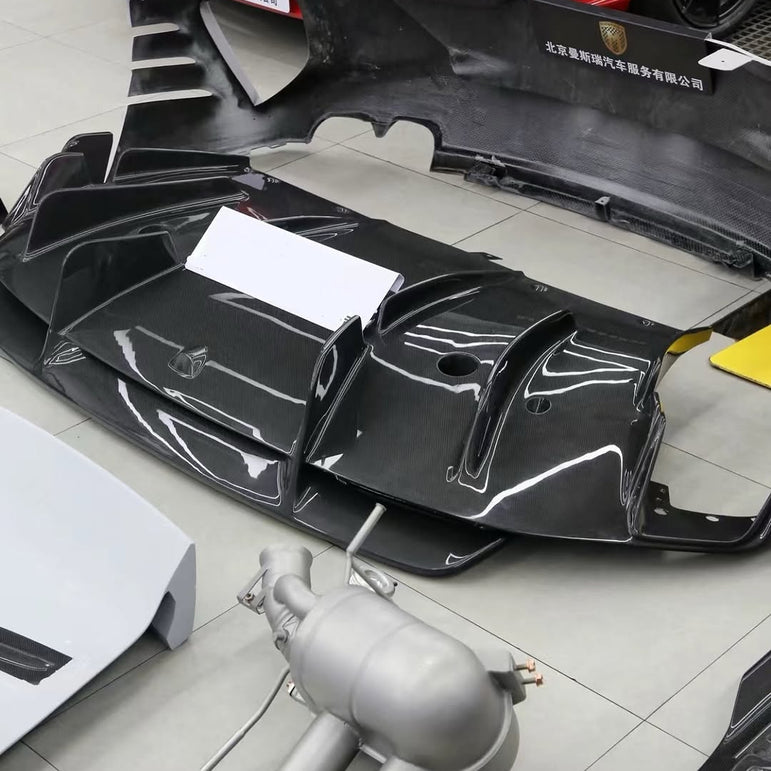 812 Superfast / GTS to Competizione - Style Carbon Fibre Conversion Body Kit (Aftermarket) Aftermarket Carbon Fiber Part / Bodykit - Robot Bodykits
