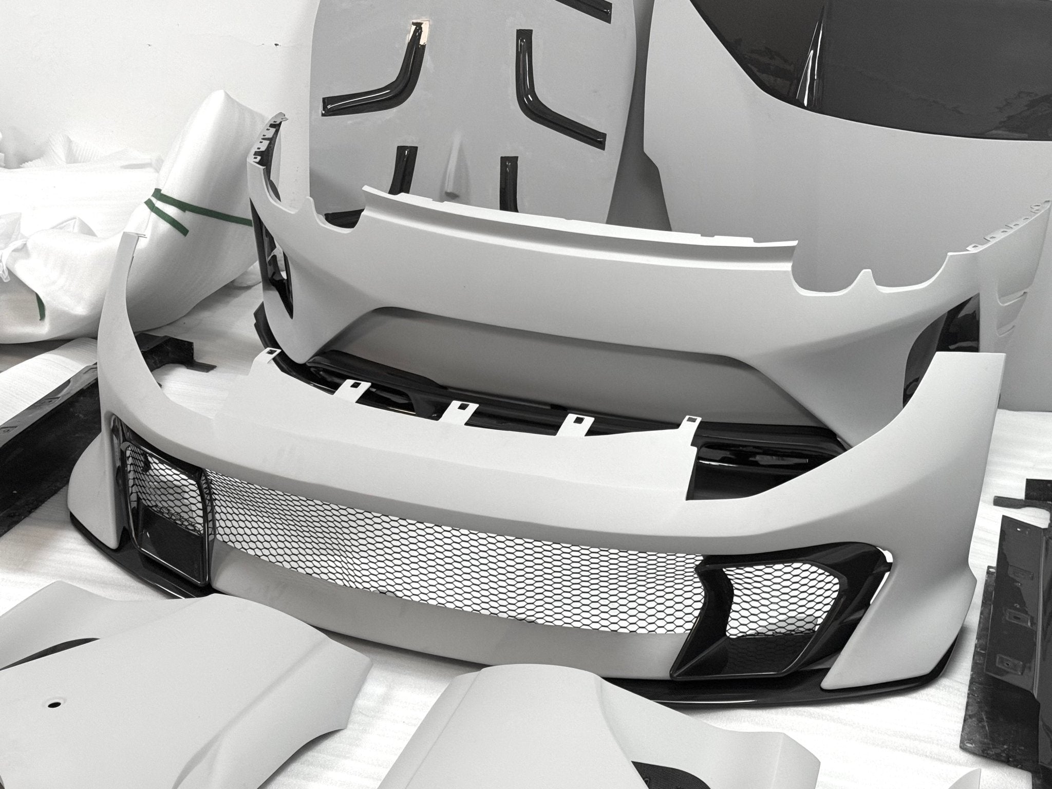 812 Superfast / GTS to Competizione - Style Carbon Fibre Conversion Body Kit (Aftermarket) Aftermarket Carbon Fiber Part / Bodykit - Robot Bodykits
