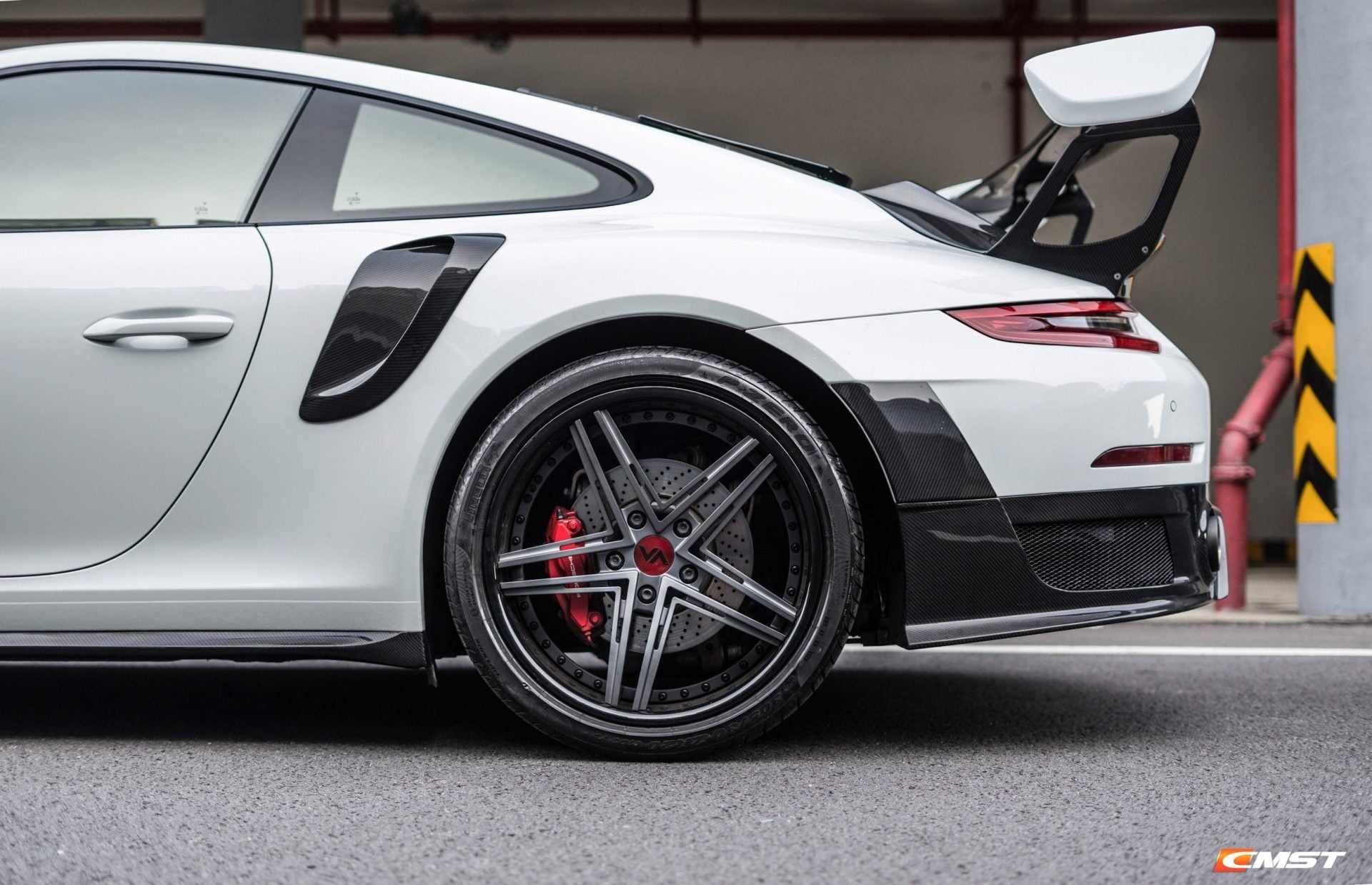 CMST Carbon Fiber Rear Bumper & Diffuser for Porsche 991.1 991.2 GT2RS (2012-2018) - Robot Bodykits