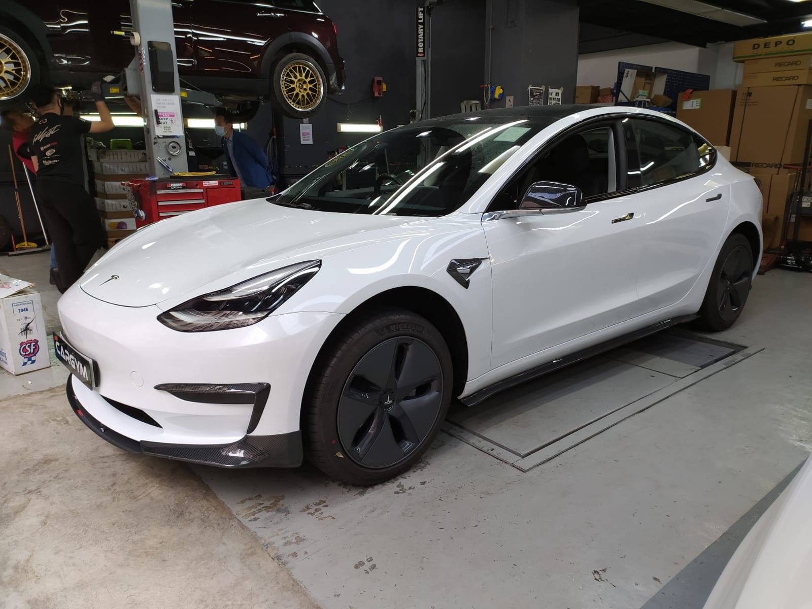 CMST Carbon Fiber Full Body Kit Style A for Tesla Model 3 - Robot Bodykits
