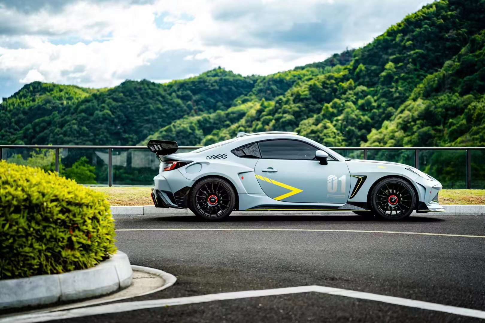 Robot Craftsman Toyota GR86 ZN8 / BRZ ZD8 GT Wing (Carbon/FRP)