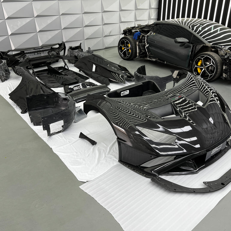 SD Dynamics Lamborghini Huracan to STO Conversion Dry-Carbon Full Body Kit