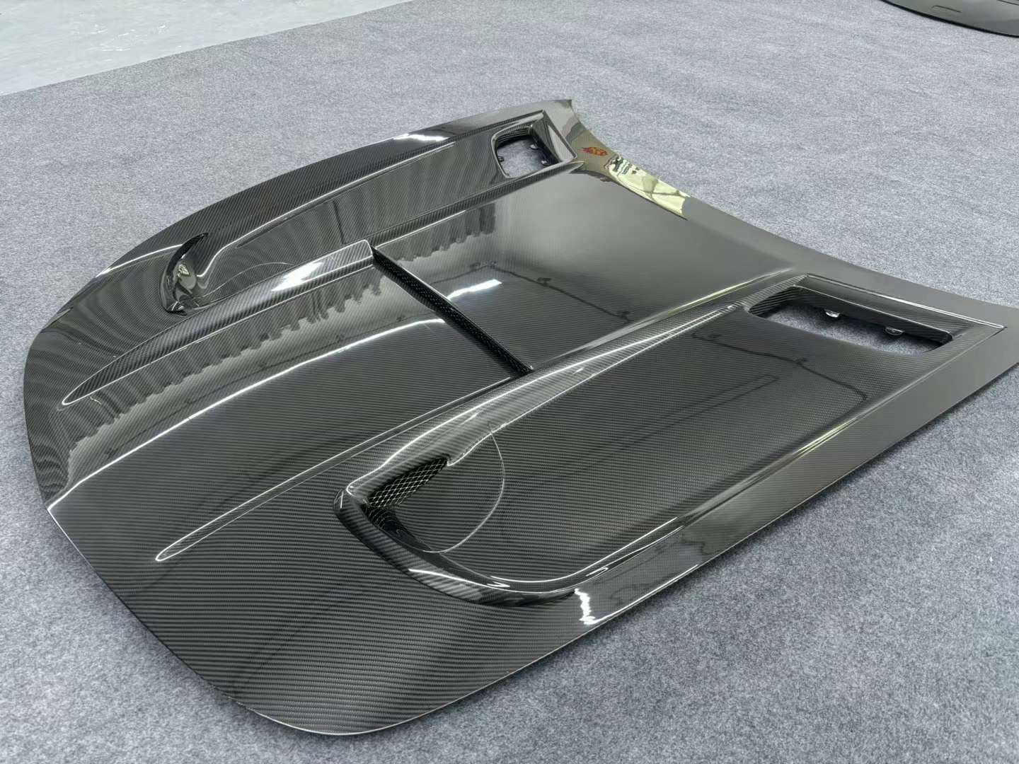 Kid Louis Mercedes Benz C190 AMG GT GTS GTC GTR Dry-Carbon Fiber Hood / Bonnet Black Series Style 2015 - 2021