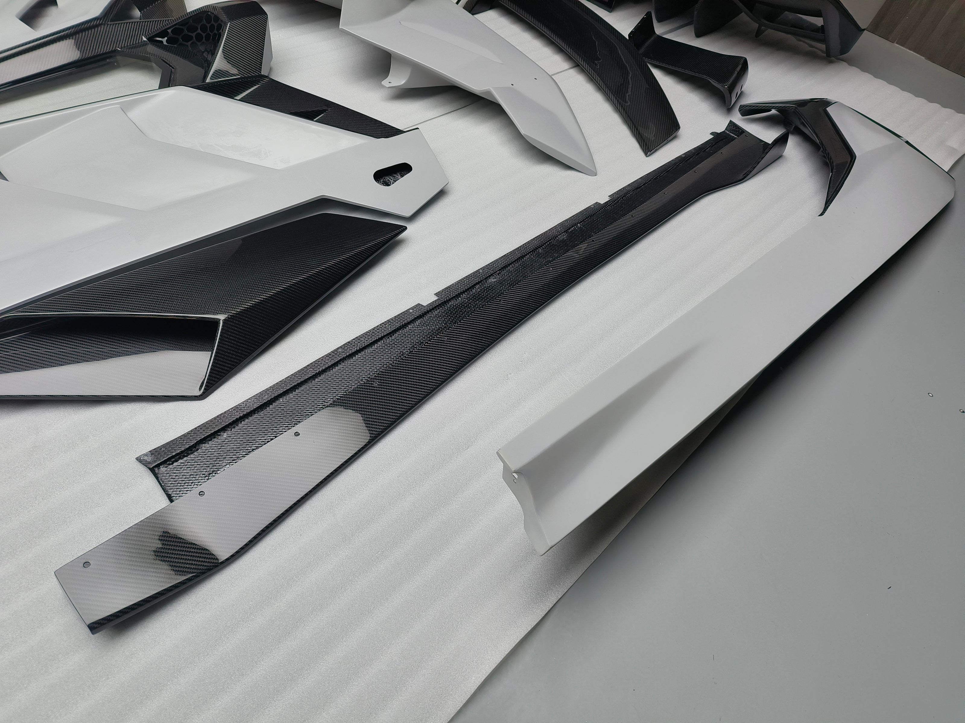 SD Dry Carbon Fibre Conversion Full Body Kit Conversion for Lamborghini Aventador LP700/720/740/750 Upgrade to SVJ Full Body Kit