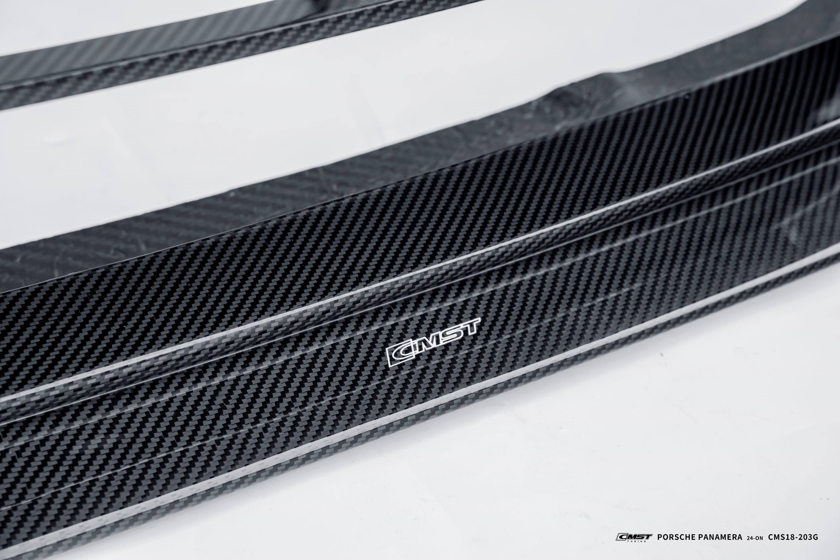 CMST Porsche Panamera 976 Base 4 4S E-Hybrid Dry Carbon Full Bodykit