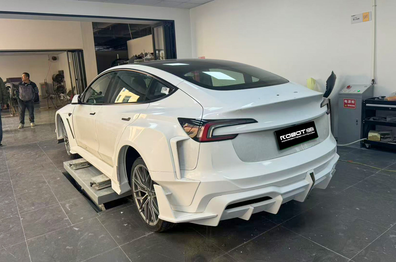 Robot Craftsman Tesla Model 3 Highland 2024+ “HACKER” Widebody FRP & Partial Carbon Full Kit