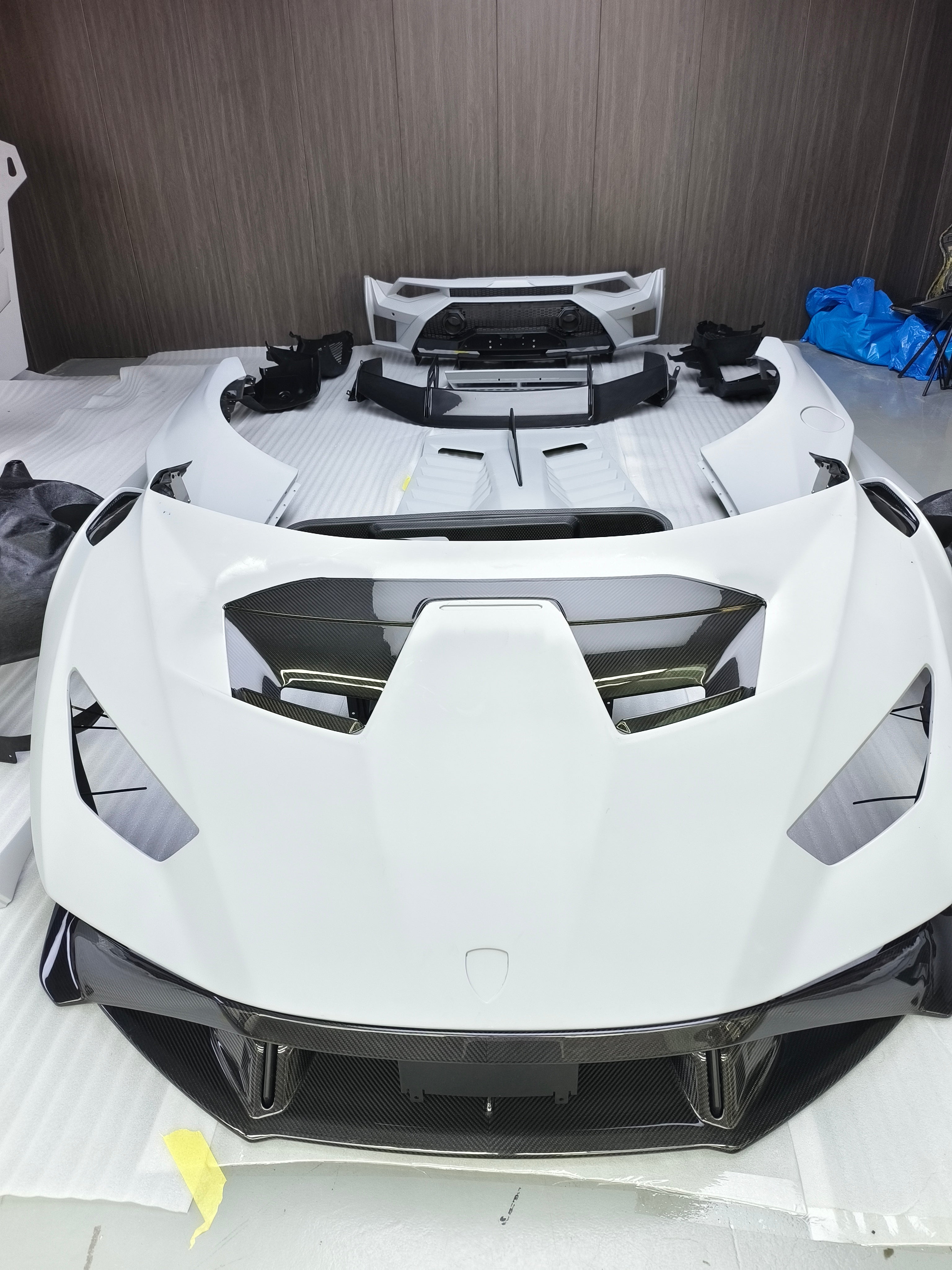 SD Dynamics Lamborghini Huracan to STO Conversion Dry-Carbon Full Body Kit