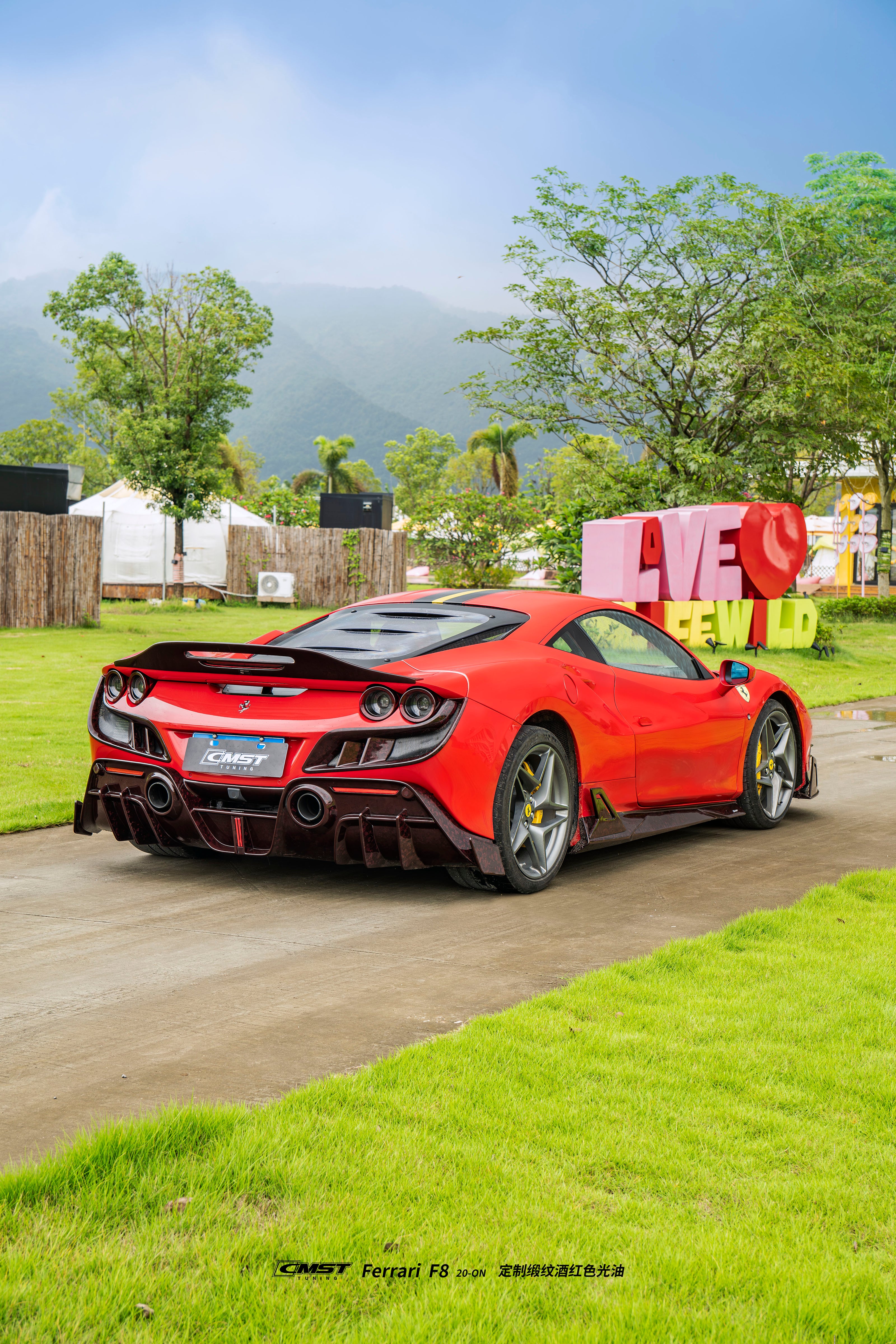 CMST Ferrari F8 Prepreg / Dry-Carbon Fibre Bodykit