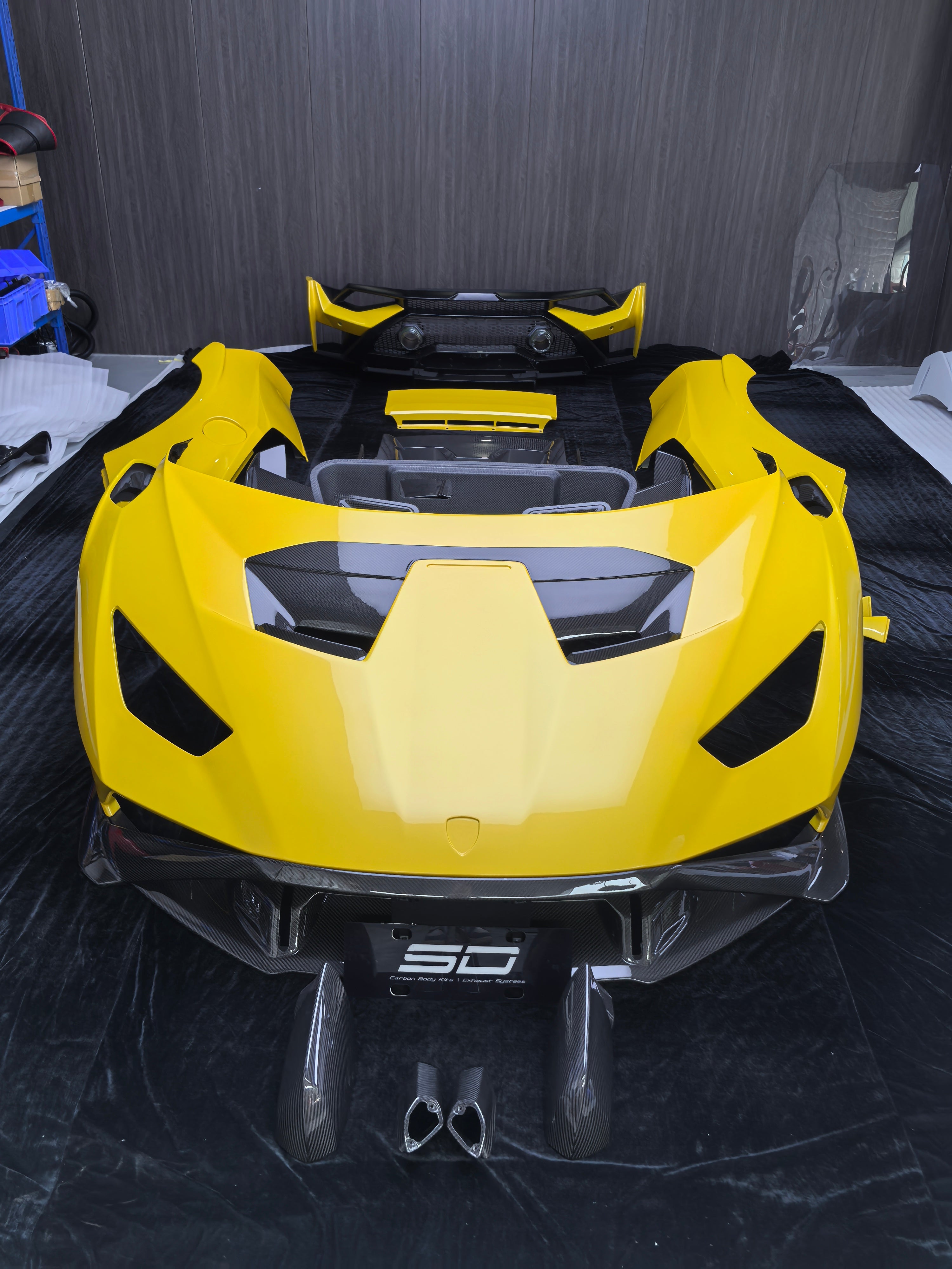 SD Dynamics Lamborghini Huracan to STO Conversion Dry-Carbon Full Body Kit