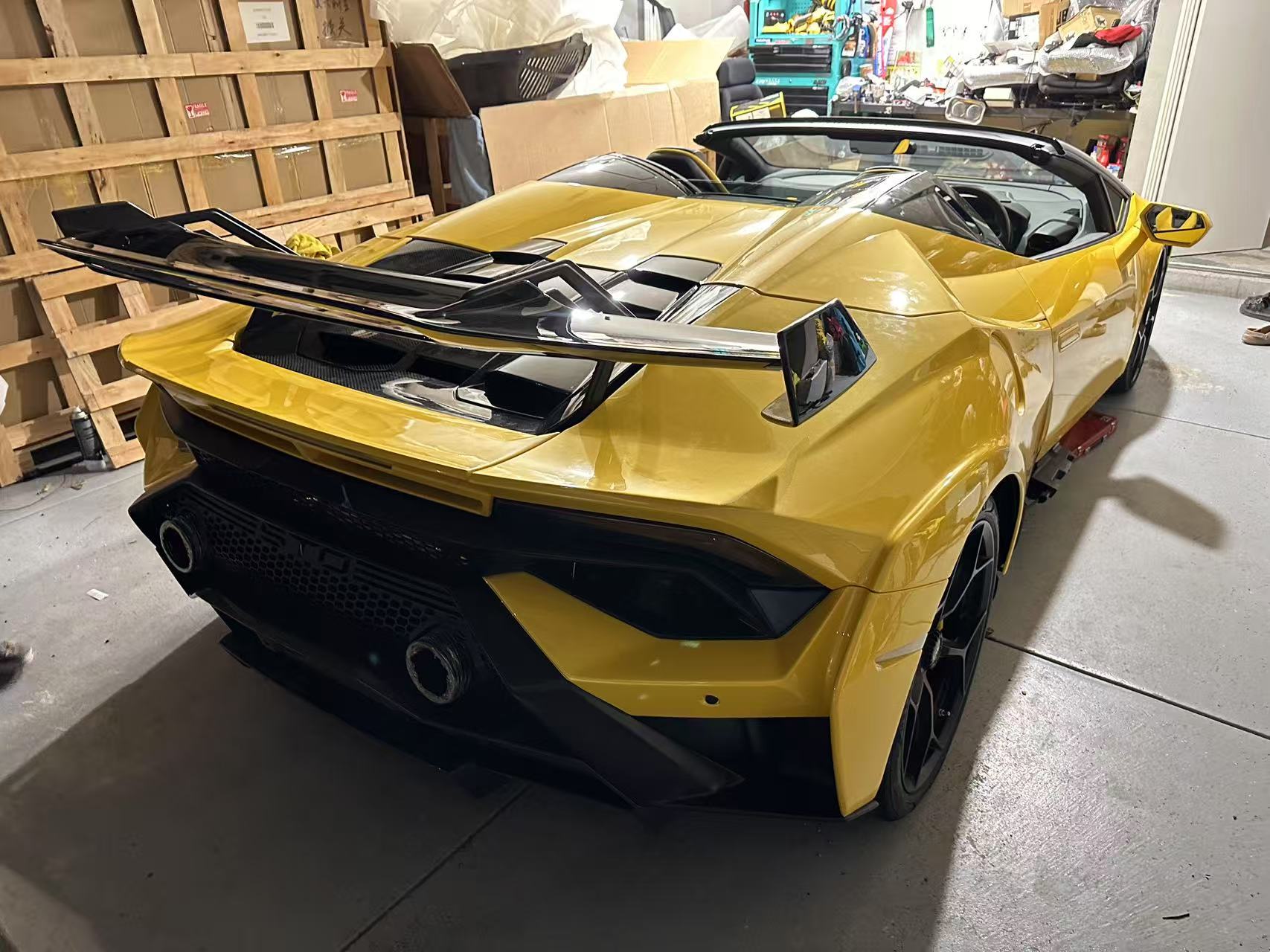 SD Lamborghini Huracan to STO Convertible/Spyder Conversion Dry-Carbon Full Body Kit