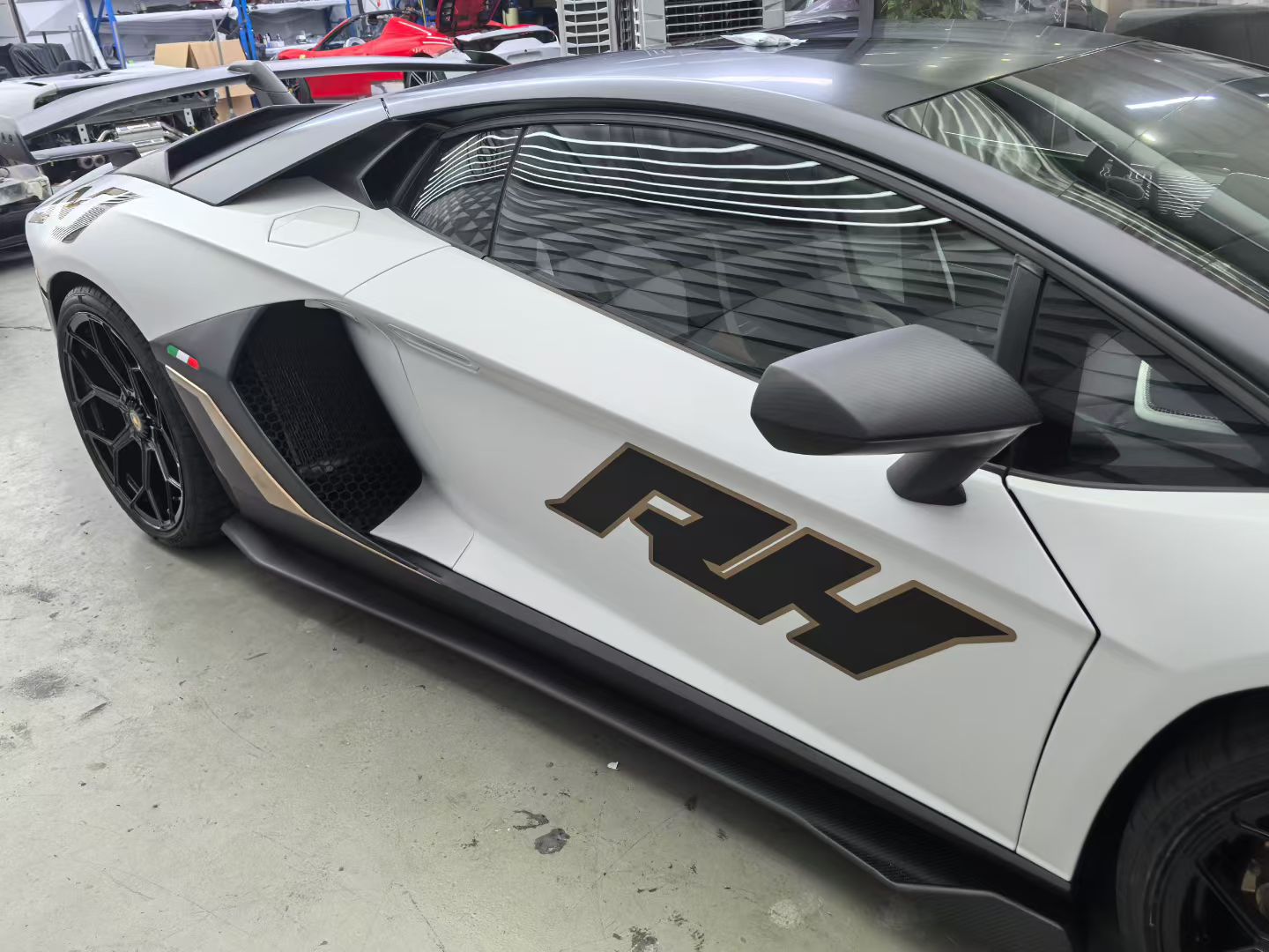 SD Dry Carbon Fibre Conversion Full Body Kit Conversion for Lamborghini Aventador LP700/720/740/750 Upgrade to SVJ Full Body Kit