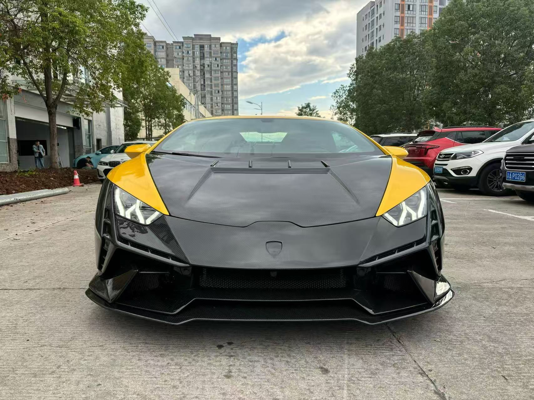 Lamborghini Huracan LP580 / LP610 / EVO → Dry-Carbon Fibre Tecnica Conversion Body Kit